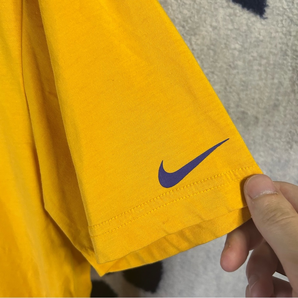 Kobe Bryant Black Mamba Snake Face Yellow T-Shirt Nike Dri-Fit Lakers Size L NBA - Picture 3 of 5